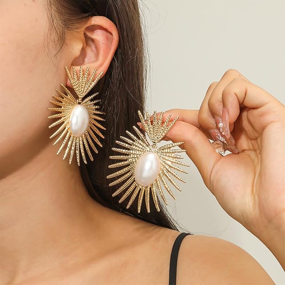 Radiance Gold Large Pearl Heart Crown Sunburst Beam Ray Regal Royal Earring - Picture 5 of 5